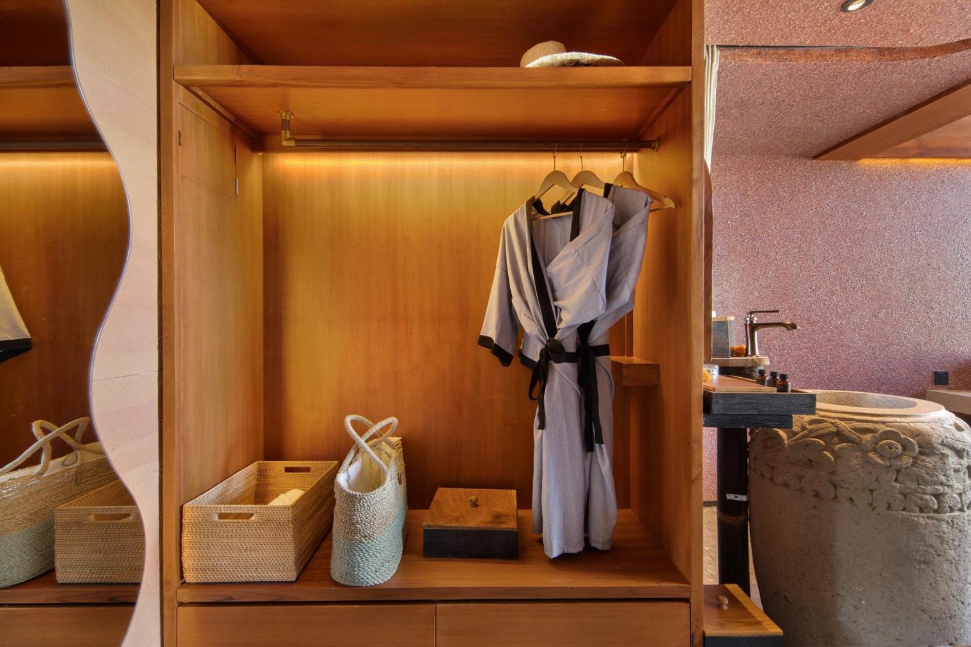 Resor Seascape Luxury & By Ini Vie Hospitality (adults Only)